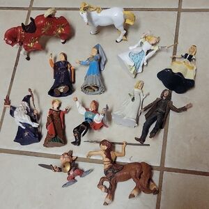 Fantasy Adventure Figurine Set